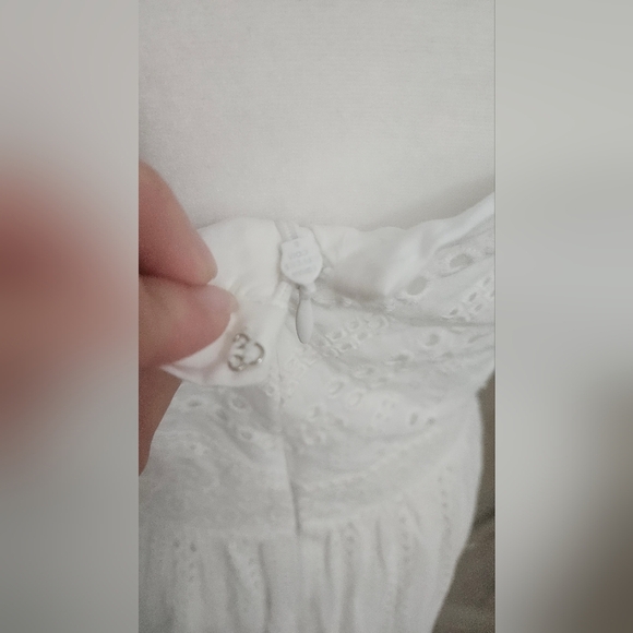 ADELYN RAE Janella Eyelet Lace Maxi Dress In White. Size Small - Picture 9 of 16